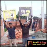 Happy customers with scaffolding